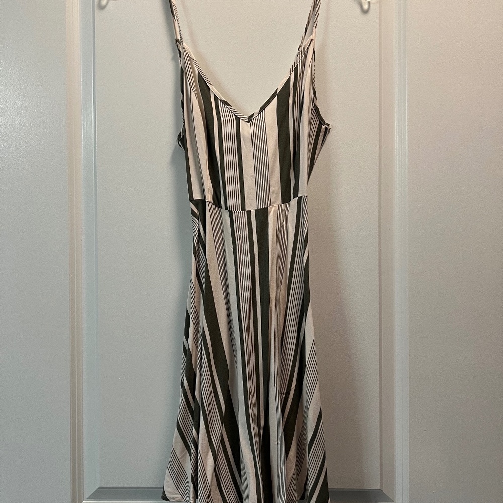 Forever 21 Green striped dress, casual - Size Medium